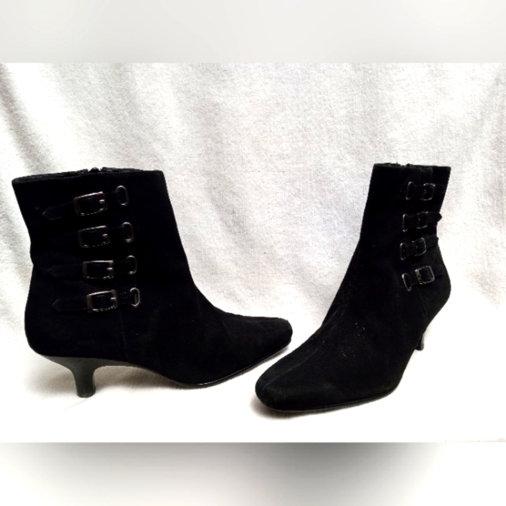 AEROSOLES Black Suede Size 7M